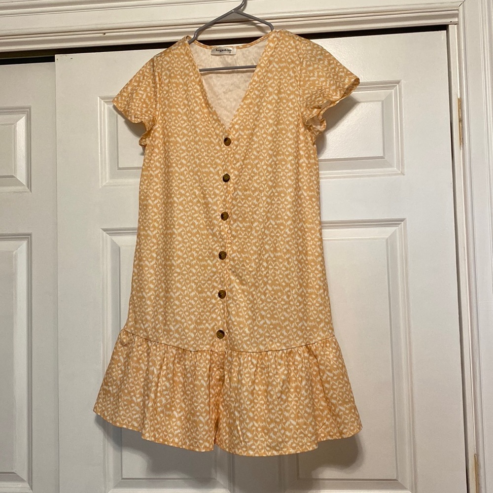 Super cute yellow dress